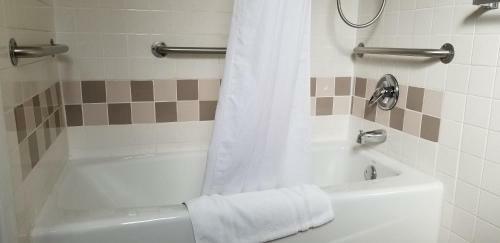 Hotel Days Inn & Suites By Wyndham Trinidad