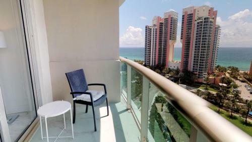 Apartamento Collins Condo #245963