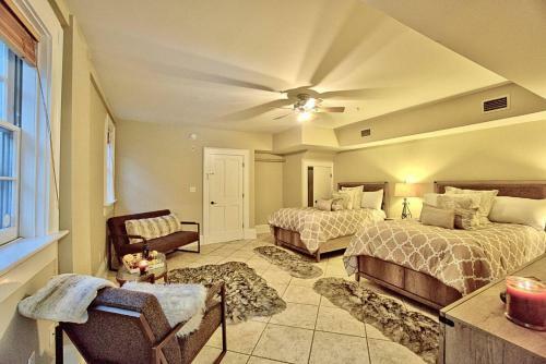 Bed & Breakfast Comfy Carriage House Steps From The River