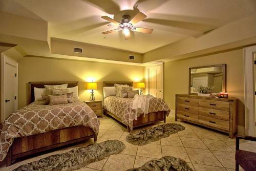 Bed & Breakfast Comfy Carriage House Steps From The River