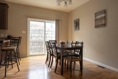 West Point Retreat 6 Bd 4 Ba