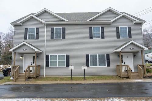 West Point Retreat 6 Bd 4 Ba