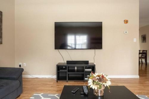 West Point Retreat 6 Bd 4 Ba