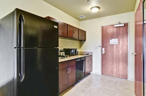 Hotel Cobblestone Inn & Suites - Ambridge
