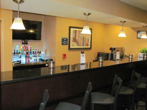 Hotel Cobblestone Inn & Suites - Ambridge