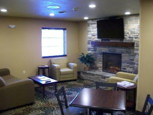 Hotel Cobblestone Inn & Suites - Ambridge