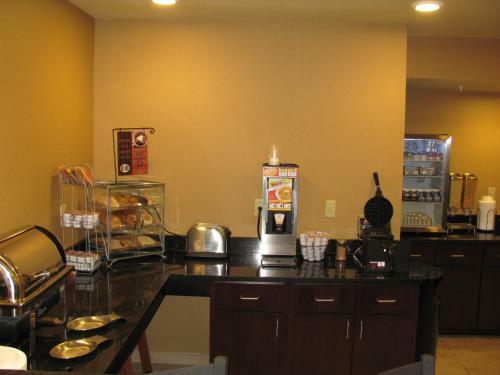Hotel Cobblestone Inn & Suites - Ambridge