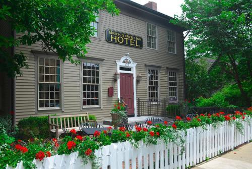 Bed & Breakfast Brick Street Inn
