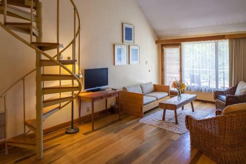 Hotel New Harmony Inn Resort And Conference Center