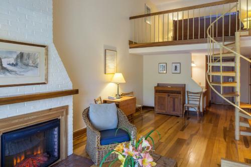 Hotel New Harmony Inn Resort And Conference Center