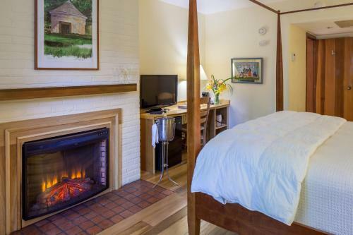 Hotel New Harmony Inn Resort And Conference Center