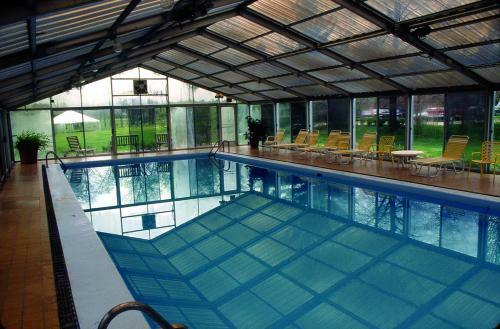 Hotel New Harmony Inn Resort And Conference Center