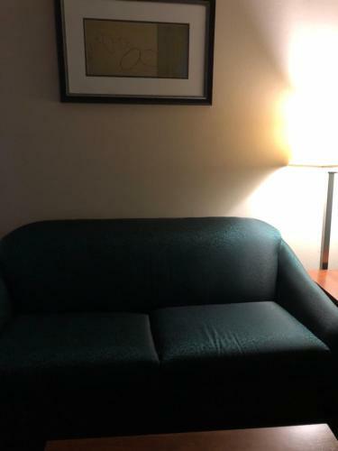Hotel Countryview Inn & Suites