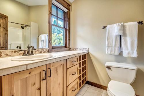 13 Vine Maple Home