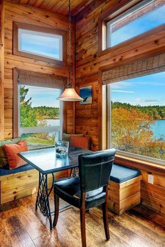 Hotel Snug Harbor Resort And Marina