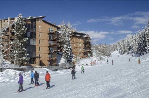 Storm Meadows East Slopeside - Se040