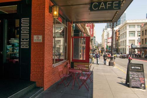 The Bartlett Hotel And Guesthouse
