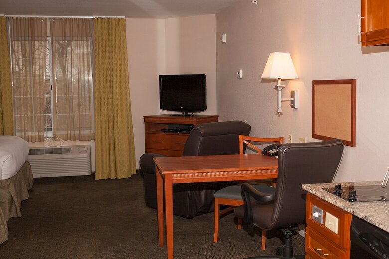 Hotel Candlewood Suites - Logan