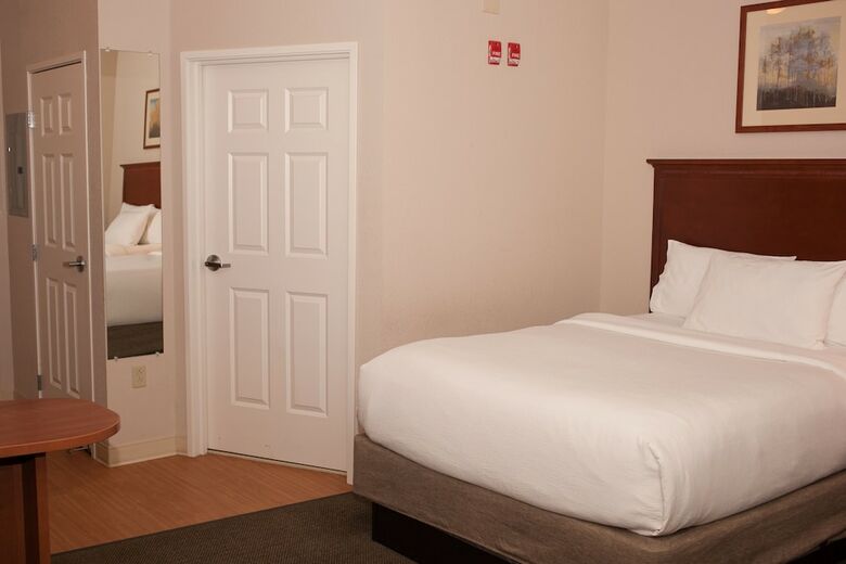 Hotel Candlewood Suites - Logan