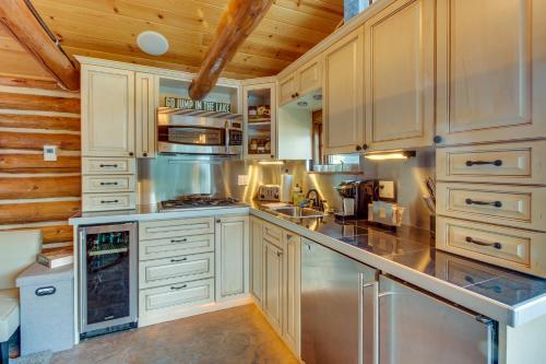 Little Log Cabin On Lake Washington