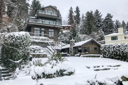 Little Log Cabin On Lake Washington