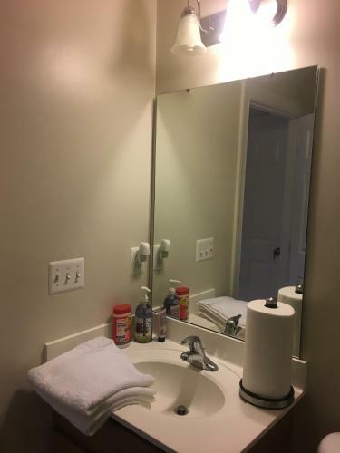Apartamento Very Clean Spacious Basement (Private Entrance)