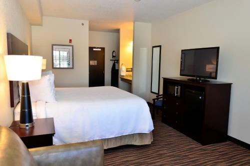Hotel Cobblestone Inn & Suites - Holstein