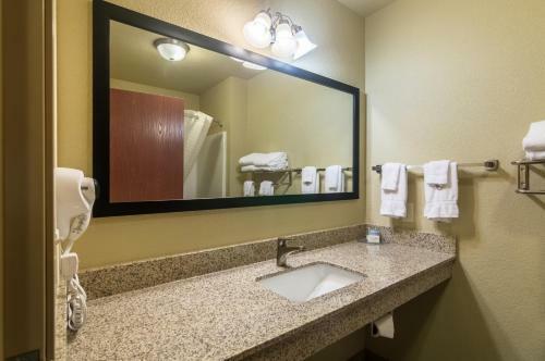 Hotel Cobblestone Inn & Suites - Lakin