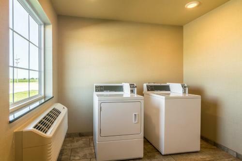 Hotel Cobblestone Inn & Suites - Lakin