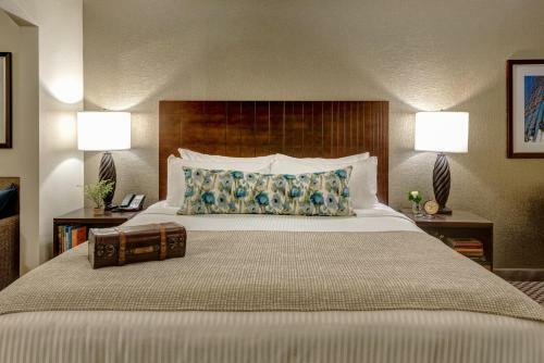 The Garrison Hotel & Suites Dover-durham, Ascend Hotel Collection