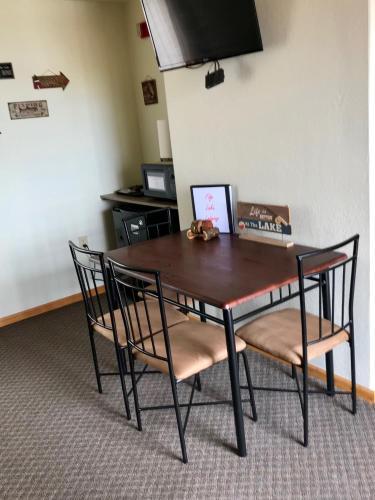Hotel Fife Lake Lodging