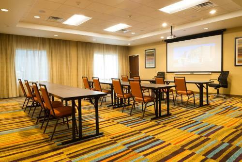 Hotel Fairfield Inn & Suites By Marriott Dickson