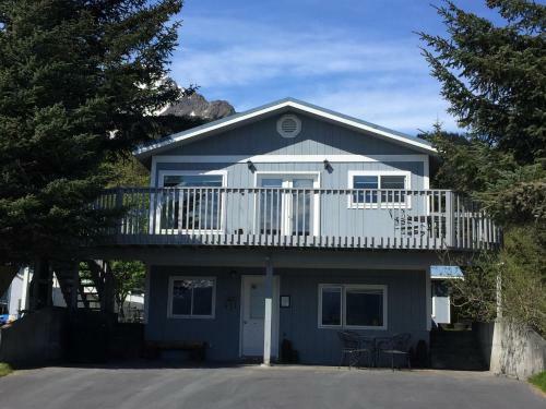 Bears Den B&B And Lodging