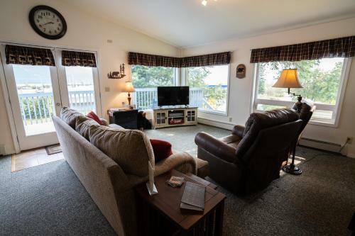 Bears Den B&B And Lodging