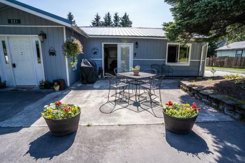 Bears Den B&B And Lodging