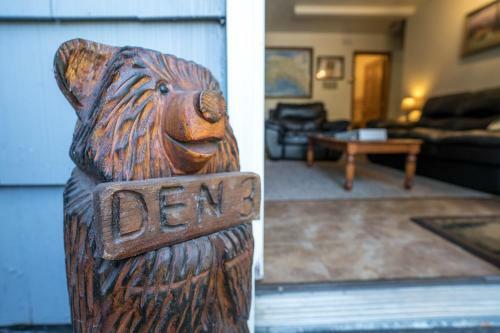 Bears Den B&B And Lodging