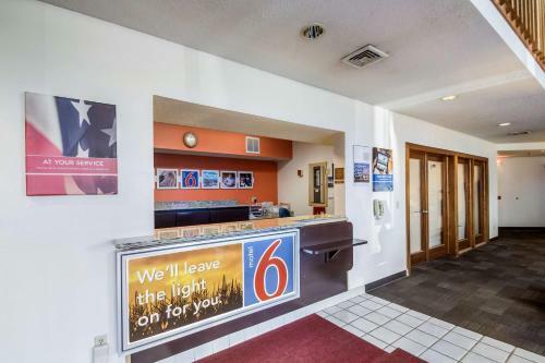 Hotel Motel 6 Saukville