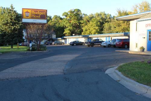 Motel Budget Host Inn Fridley