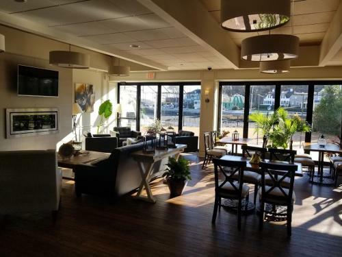 Hotel Cohasset Harbor Inn