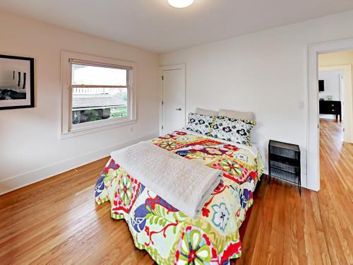 346 West Kinnear Place Home