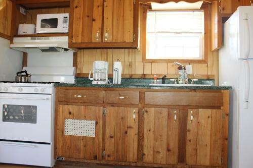 Motel Basswood Resort