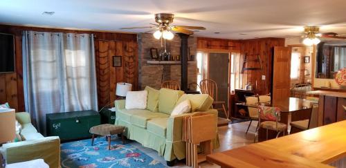 East Tawas Rustic Retreat