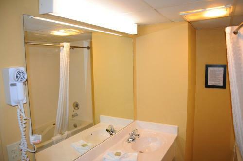 Hotel Super 8 By Wyndham Lamar