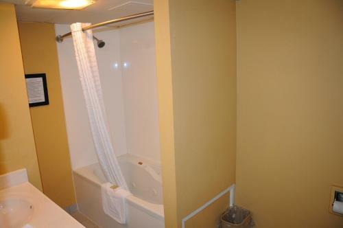 Hotel Super 8 By Wyndham Lamar