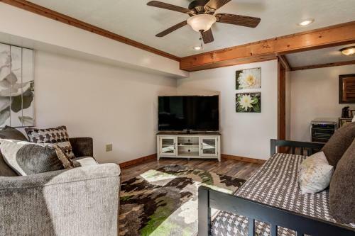 Glade Mountain Top Retreat Cabin