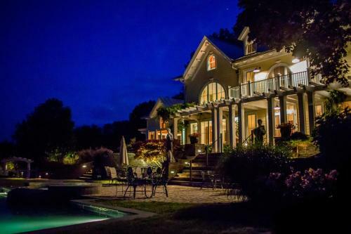 Villa 31 Acre Hudson River Estate