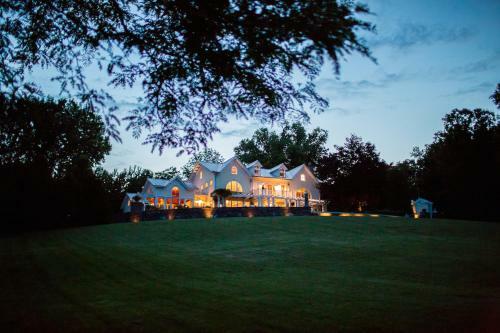 Villa 31 Acre Hudson River Estate