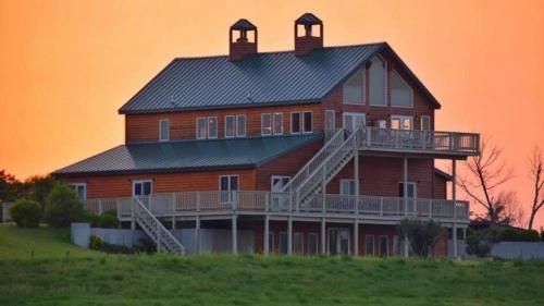 Comstock Premier Lodge Llc