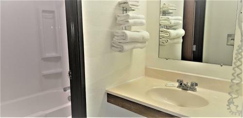 Motel Amerivu Inn & Suites-avon