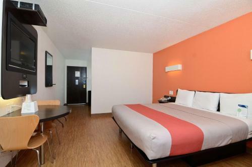 Hotel Motel 6 South Haven